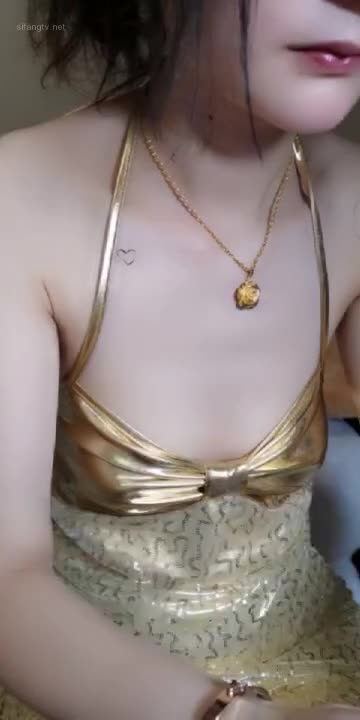  (11)