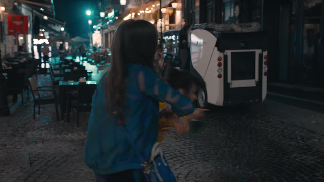 ruxx s01e01