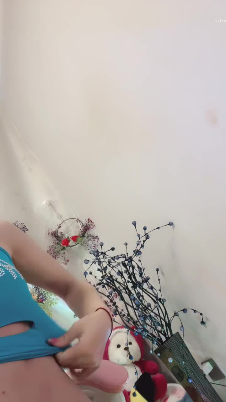  (9)