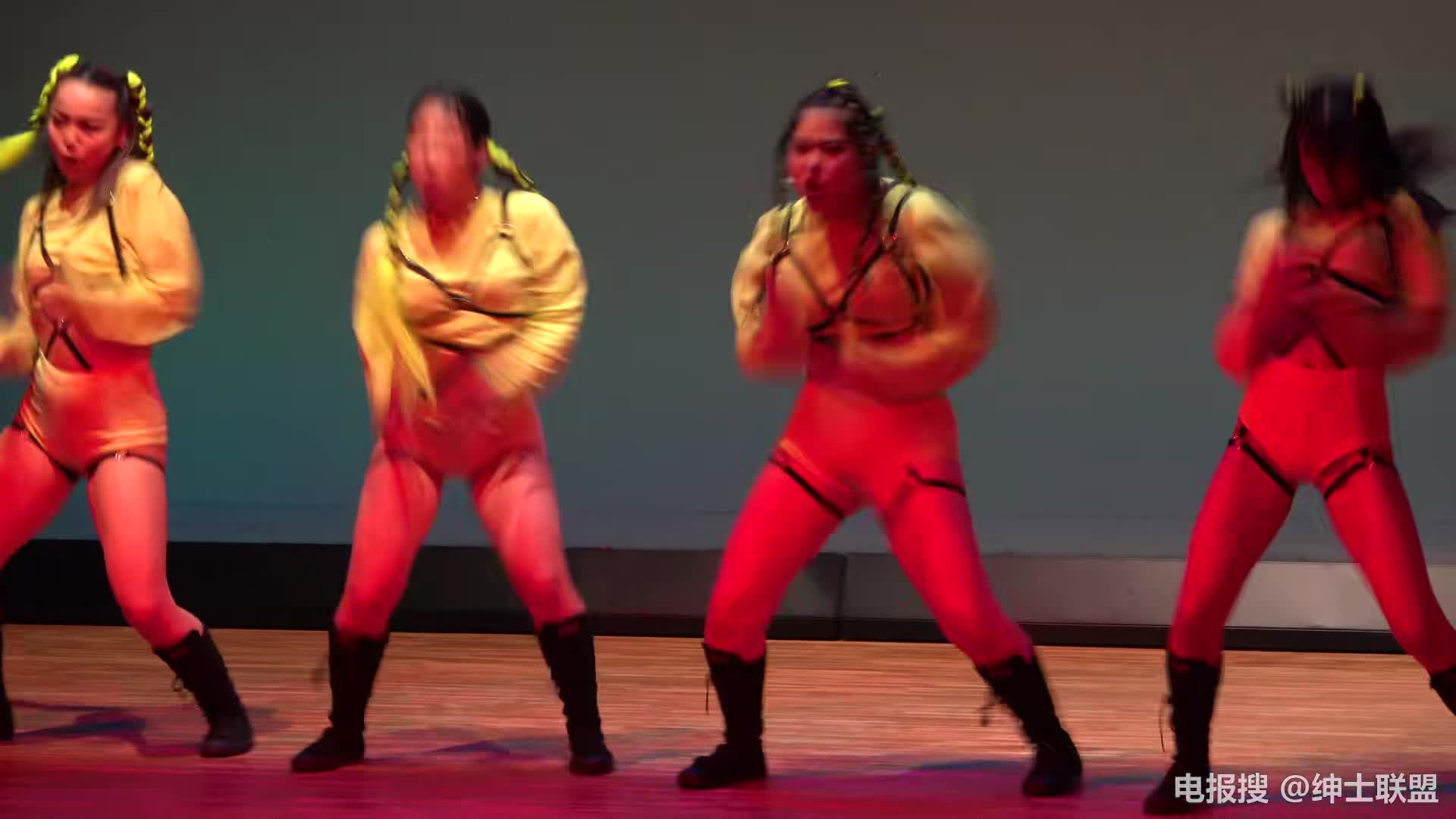 电臀舞

↗️ 轉發   訂閱 解鎖老司機版 