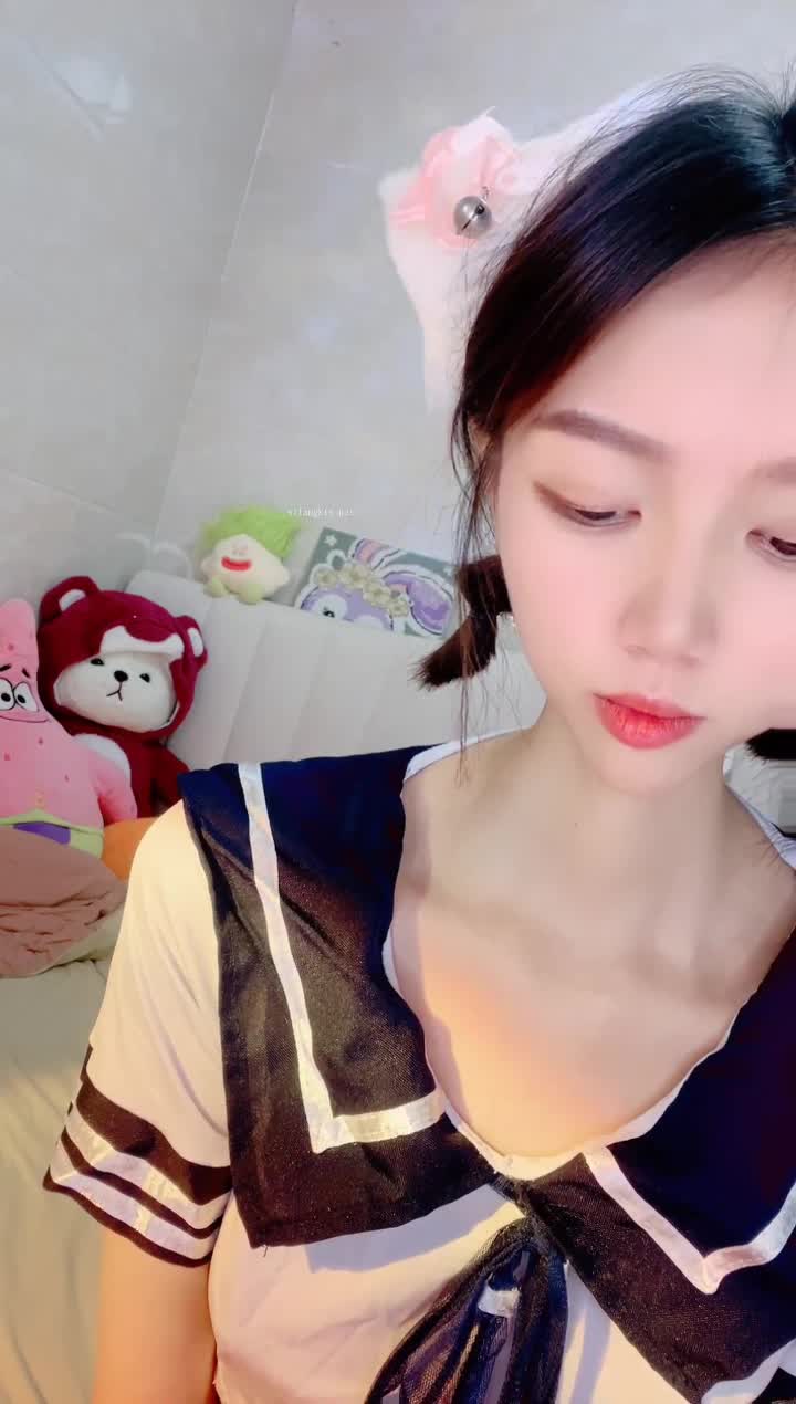  (8)