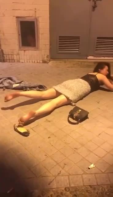 偷拍夜店外喝茫的极品小可爱高素质正妹！

↗️ 轉發   訂閱 解鎖老司機版 