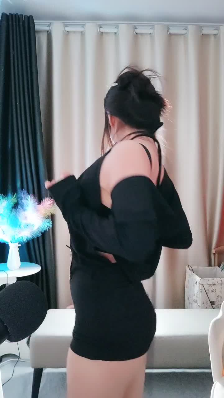  (11)