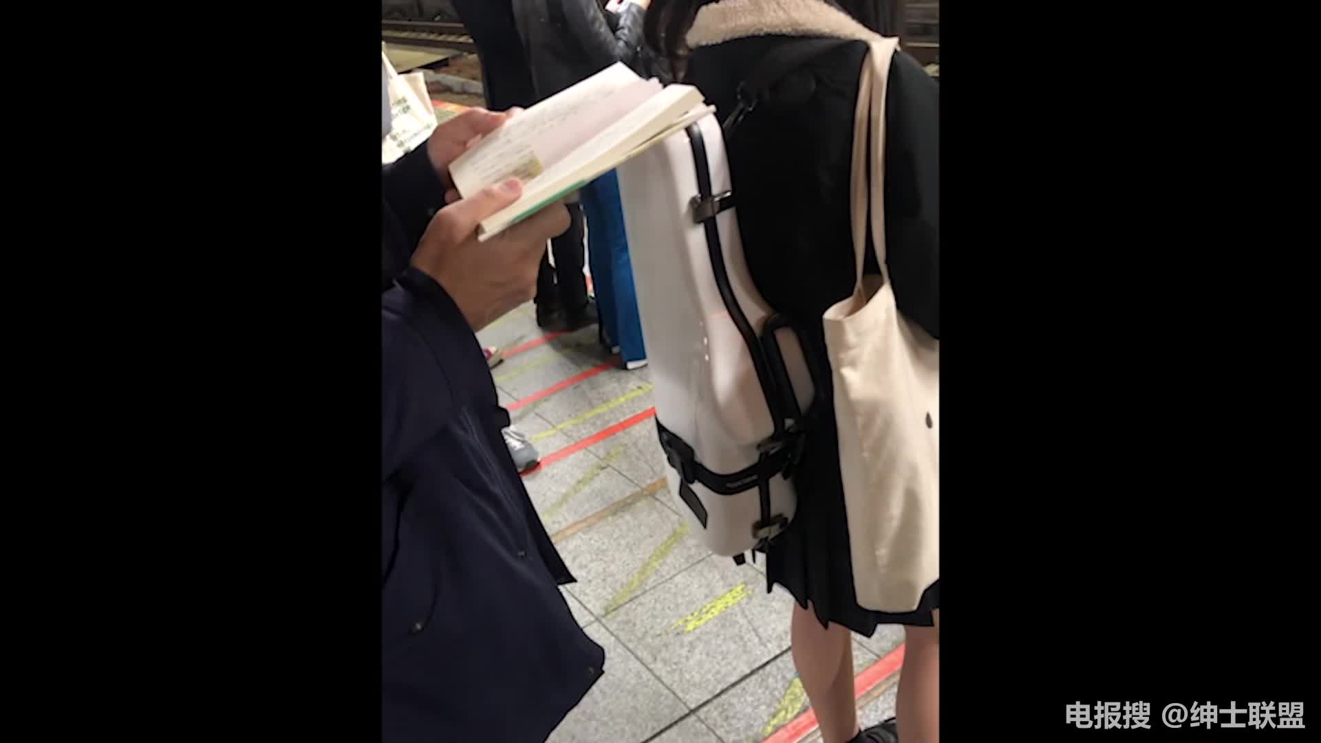 地铁看到骚学生妹的底裤

↗️ 轉發   訂閱 解鎖老司機版 