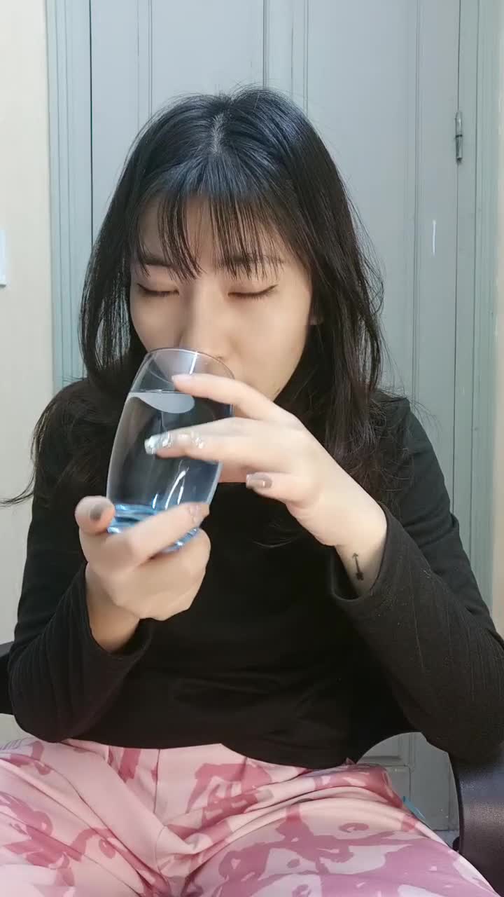  (8)