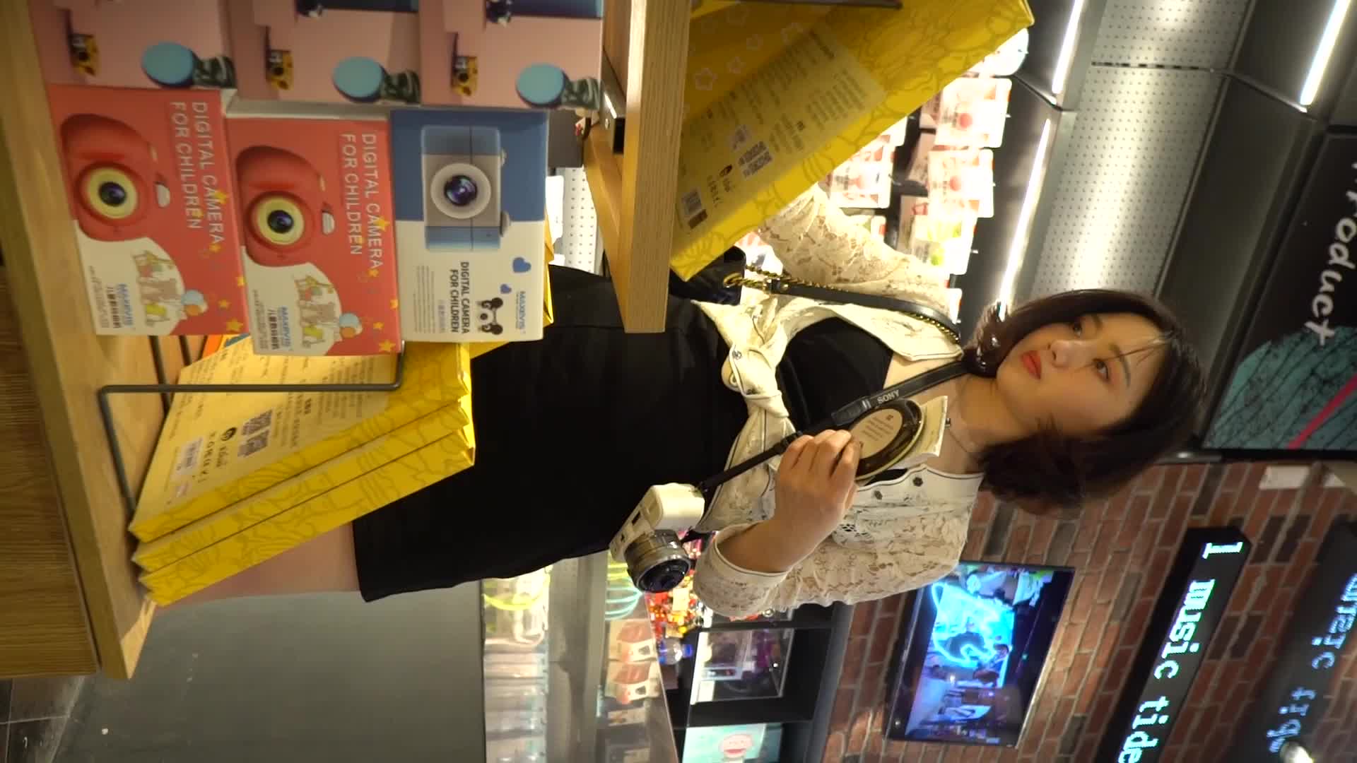 偷拍大师商场偷拍几个女神颜值美女裙底风光兽耳萝莉裙白点透明内屁股缝加黑森林

↗️ 轉發   訂閱 解鎖老司機版 