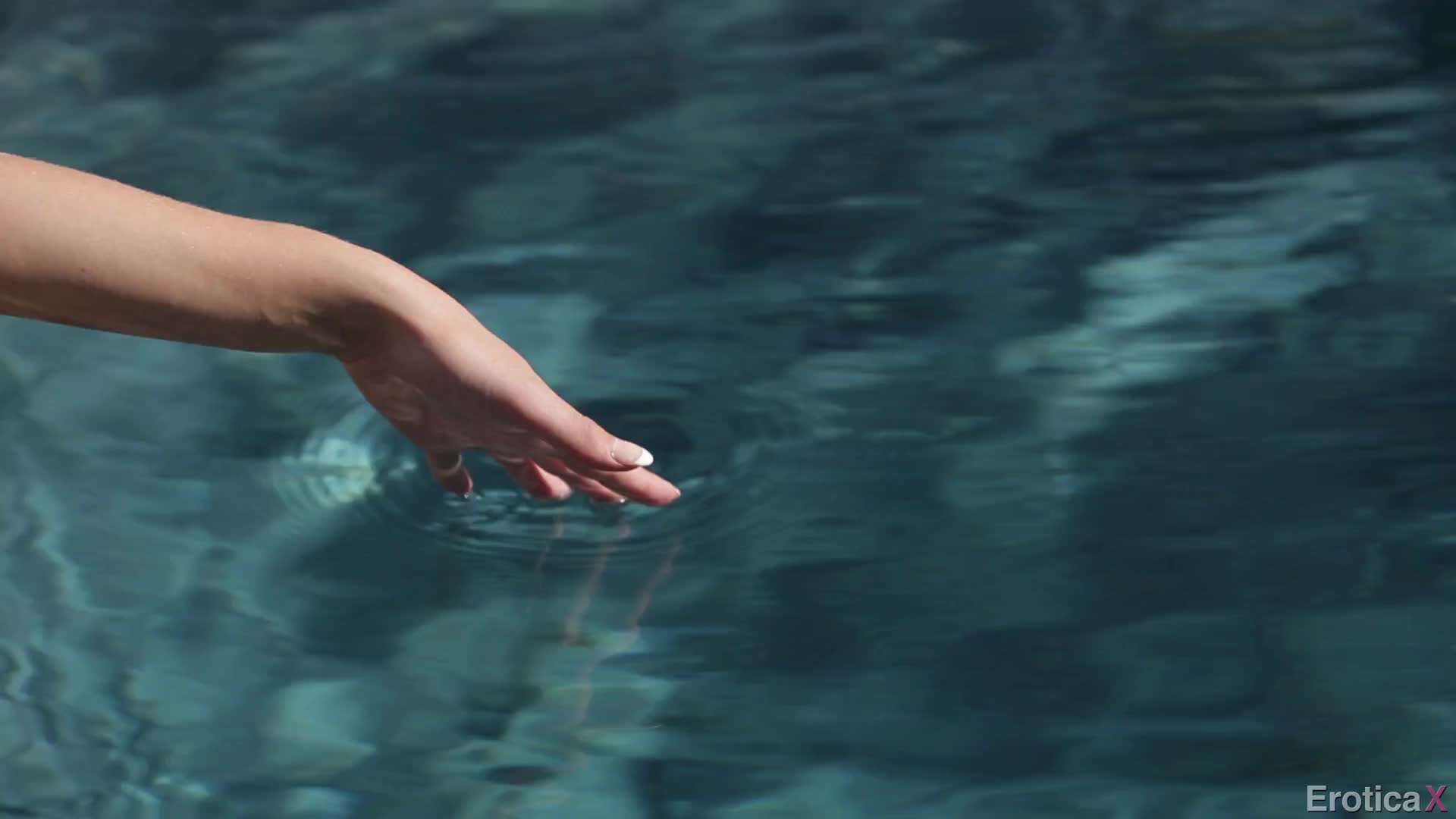 eroticax.14.09.26.scarlet.red.decadence