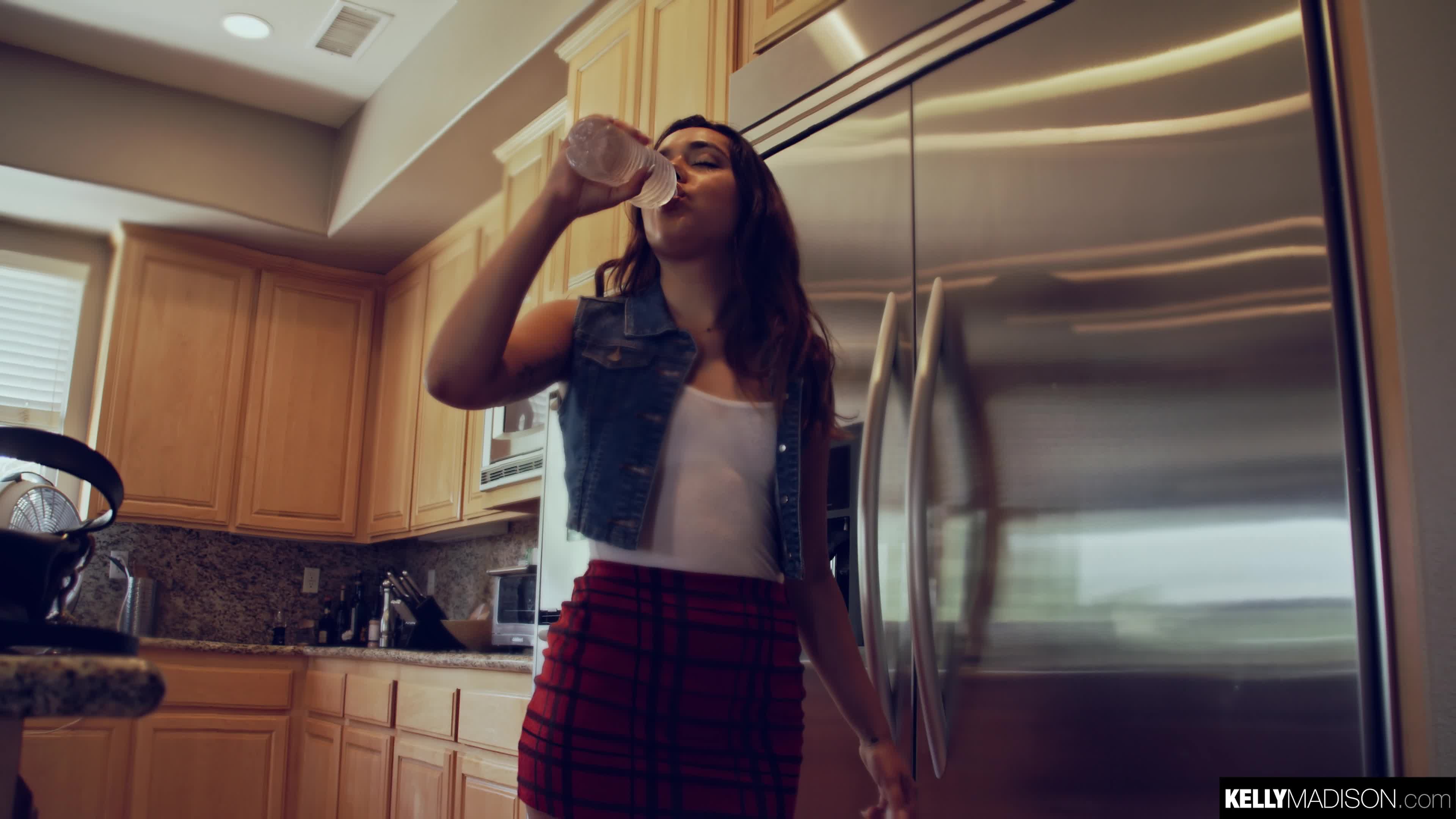 kellymadison.19.08.02.esperanza.del.horno.4k