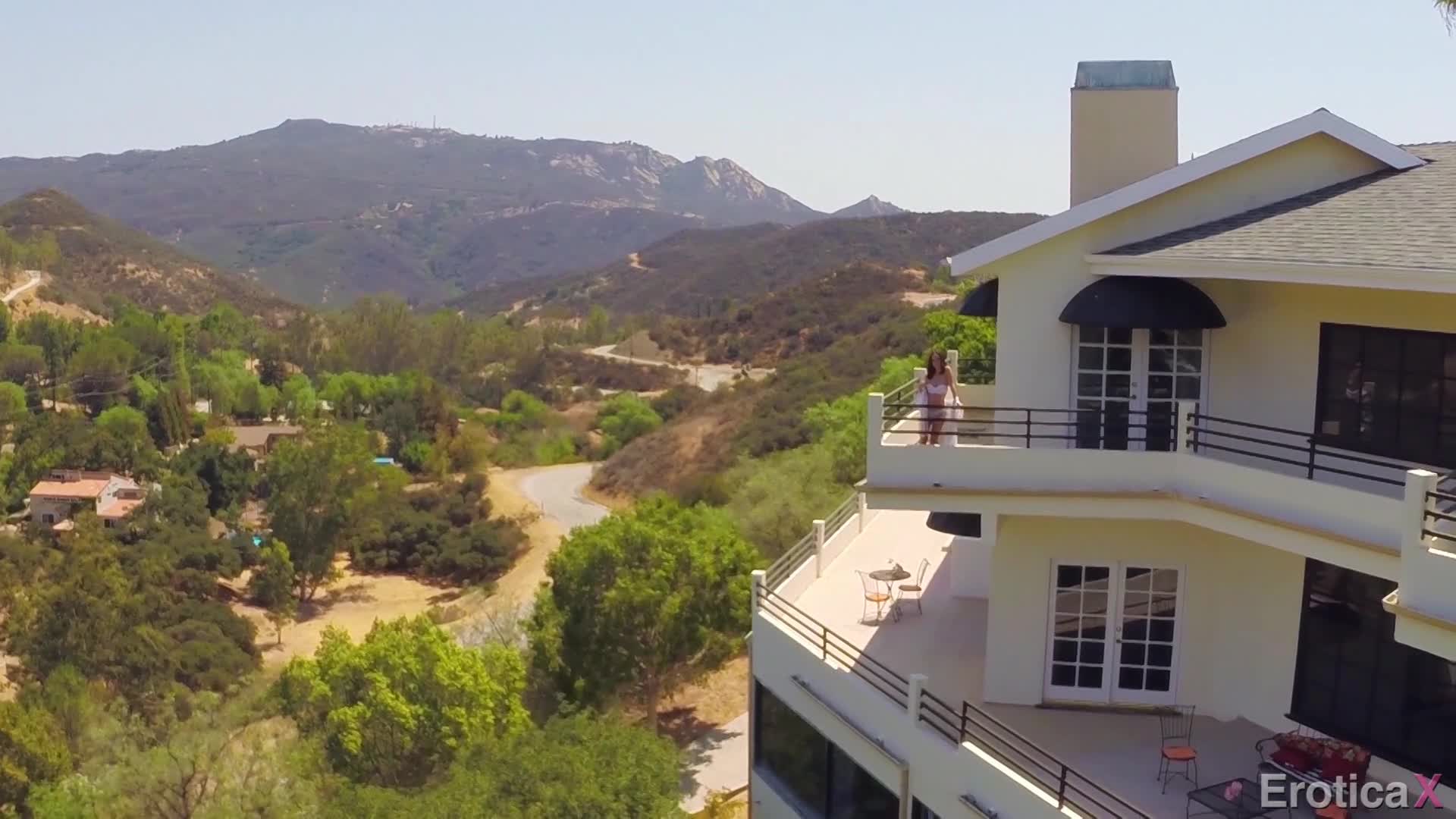 eroticax.16.11.04.lily.jordan.strip.chess