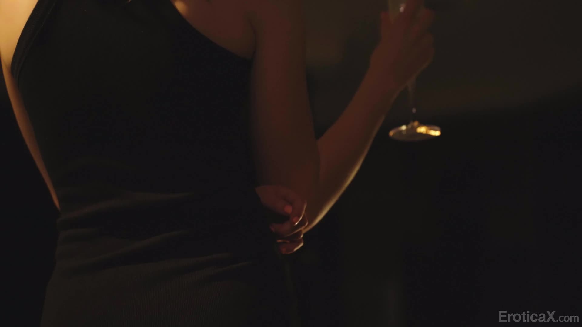 eroticax.22.01.19.freya.parker.strangers.at.a.party