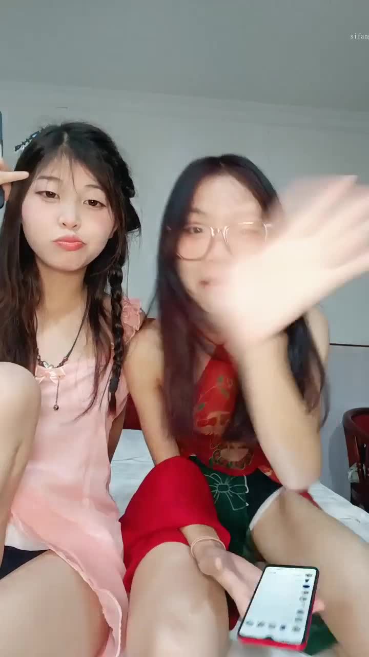  (12)