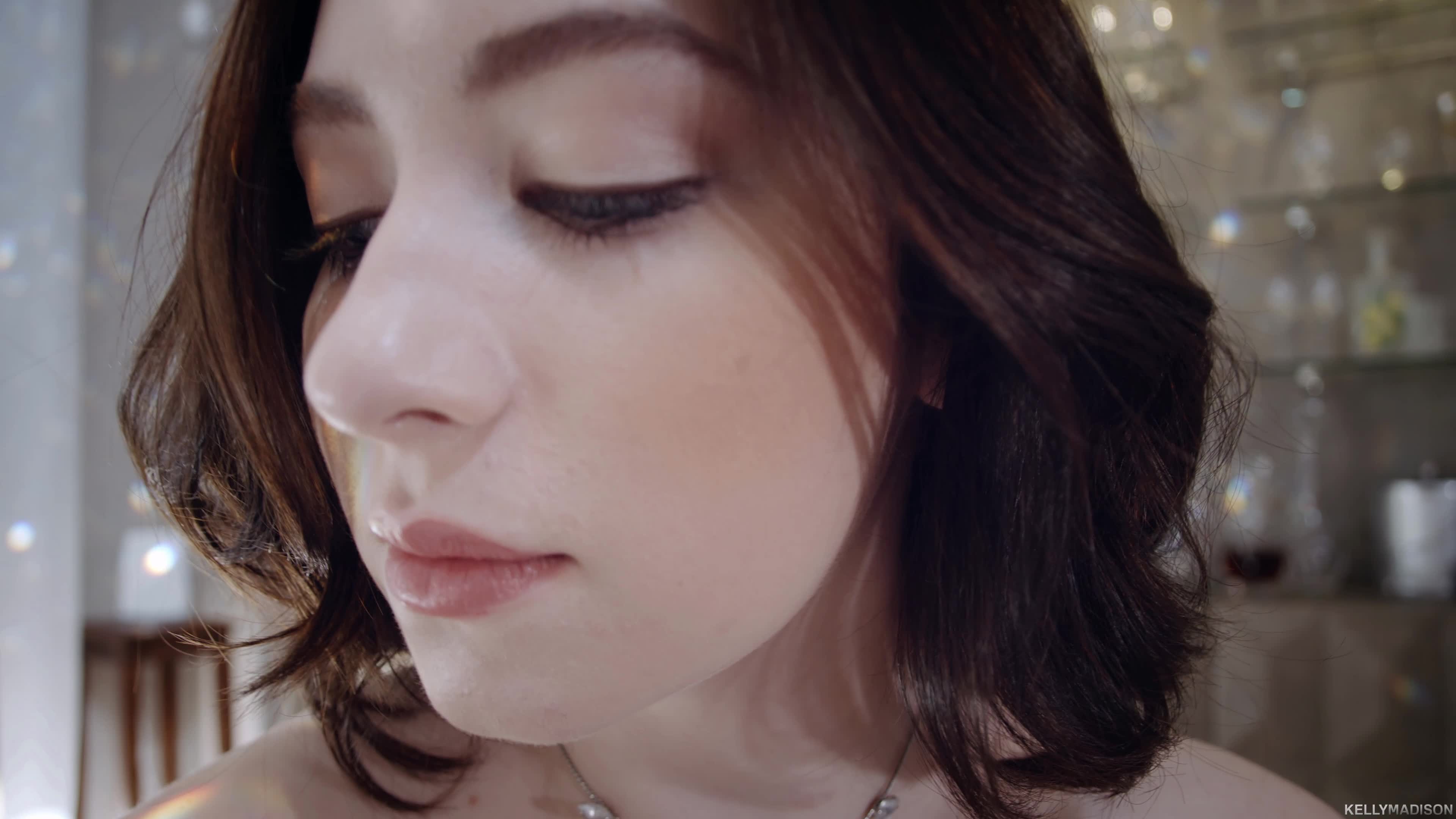 kellymadison.17.11.16.amilia.onyx.manic.4k