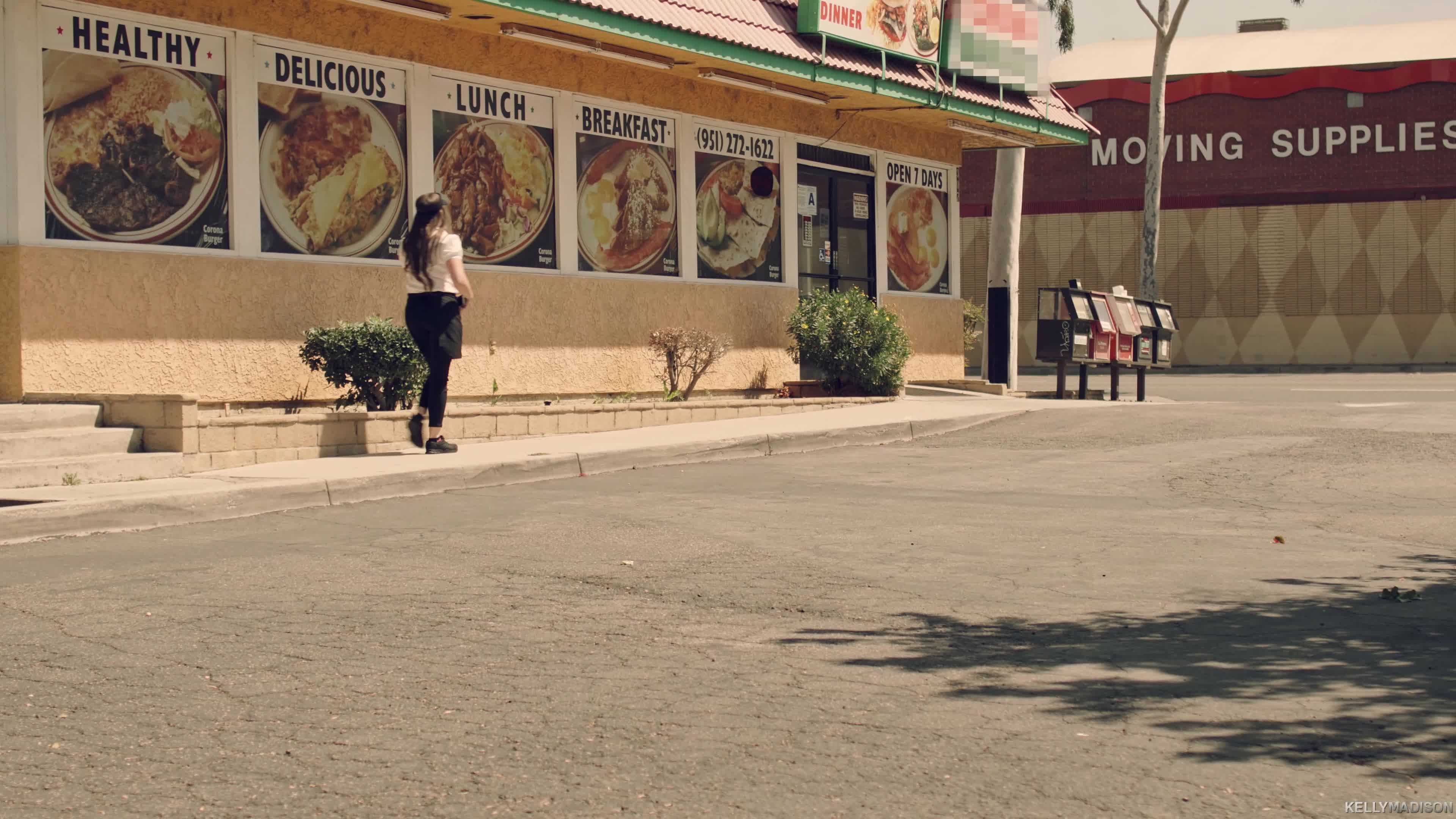 kellymadison.18.07.27.melanie.hicks.broke.as.fuck.4k