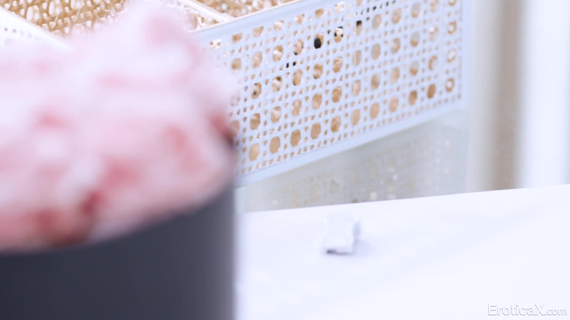 eroticax.23.02.28.olivia.jayy.and.nicole.kitt.a.fitting.trio