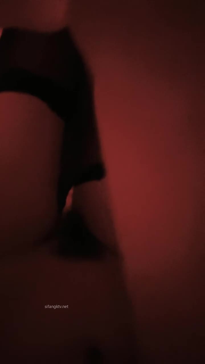  (11)