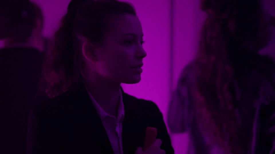 even.closer.hautnah.s01e01.french.web.h264-freamon