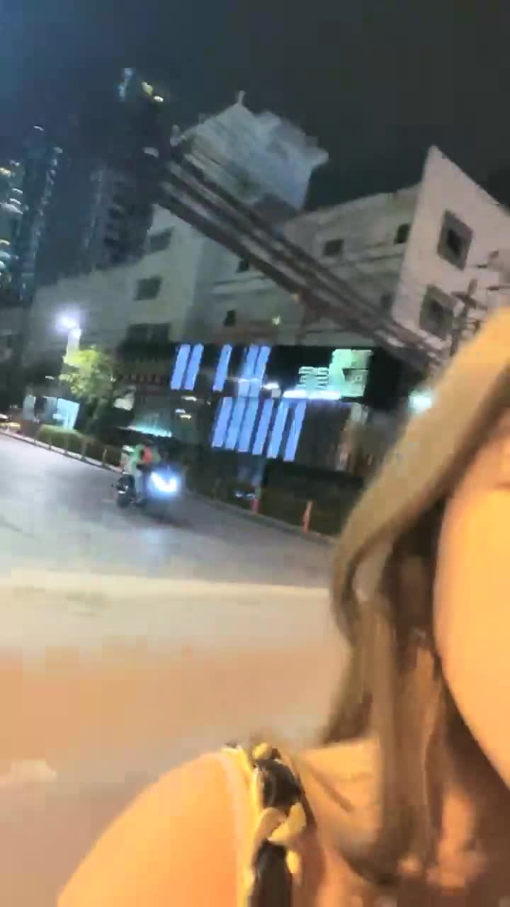  (4)
