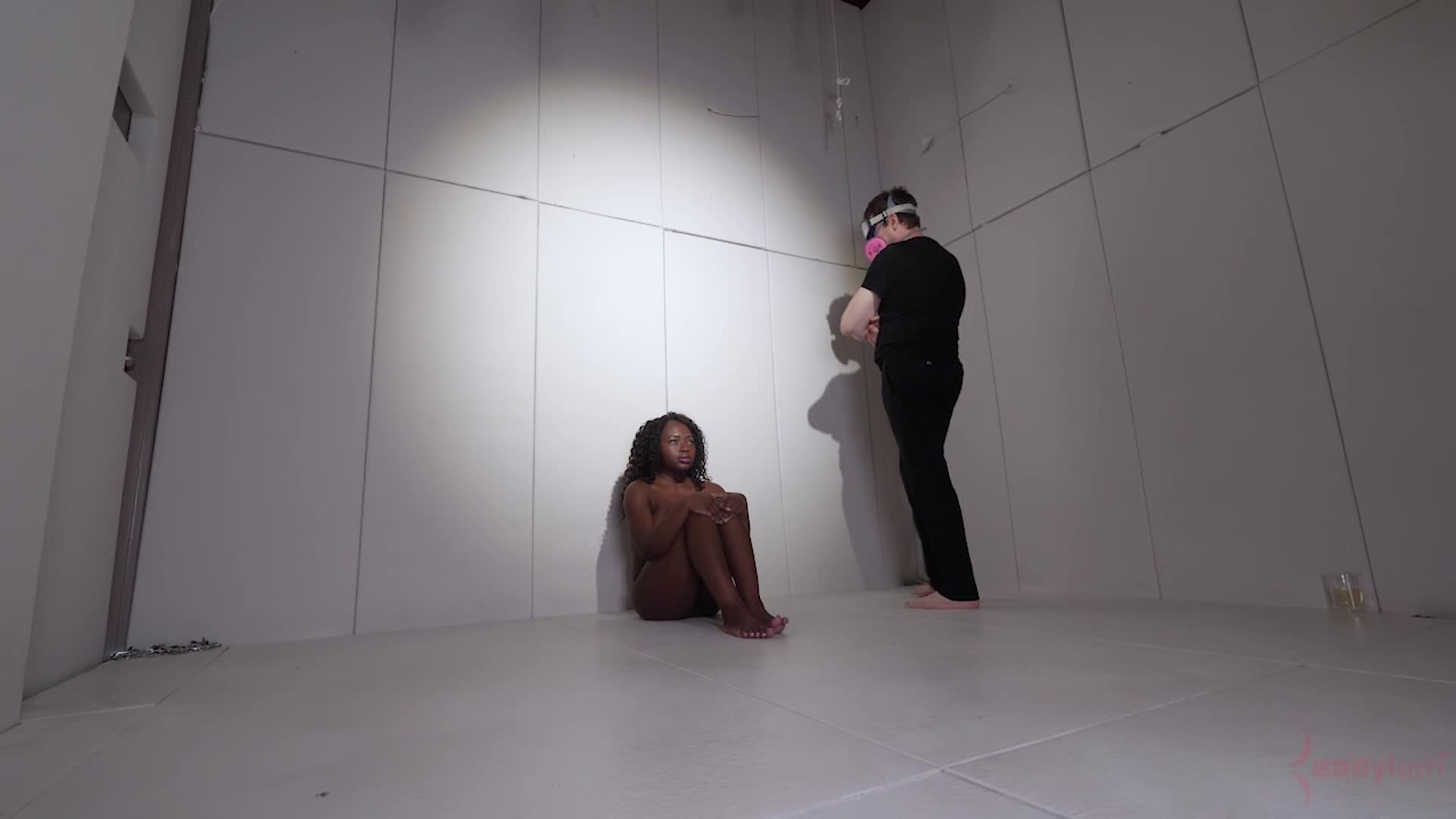 assylum.21.01.09.noemie.bilas.anal.nothingness-sample