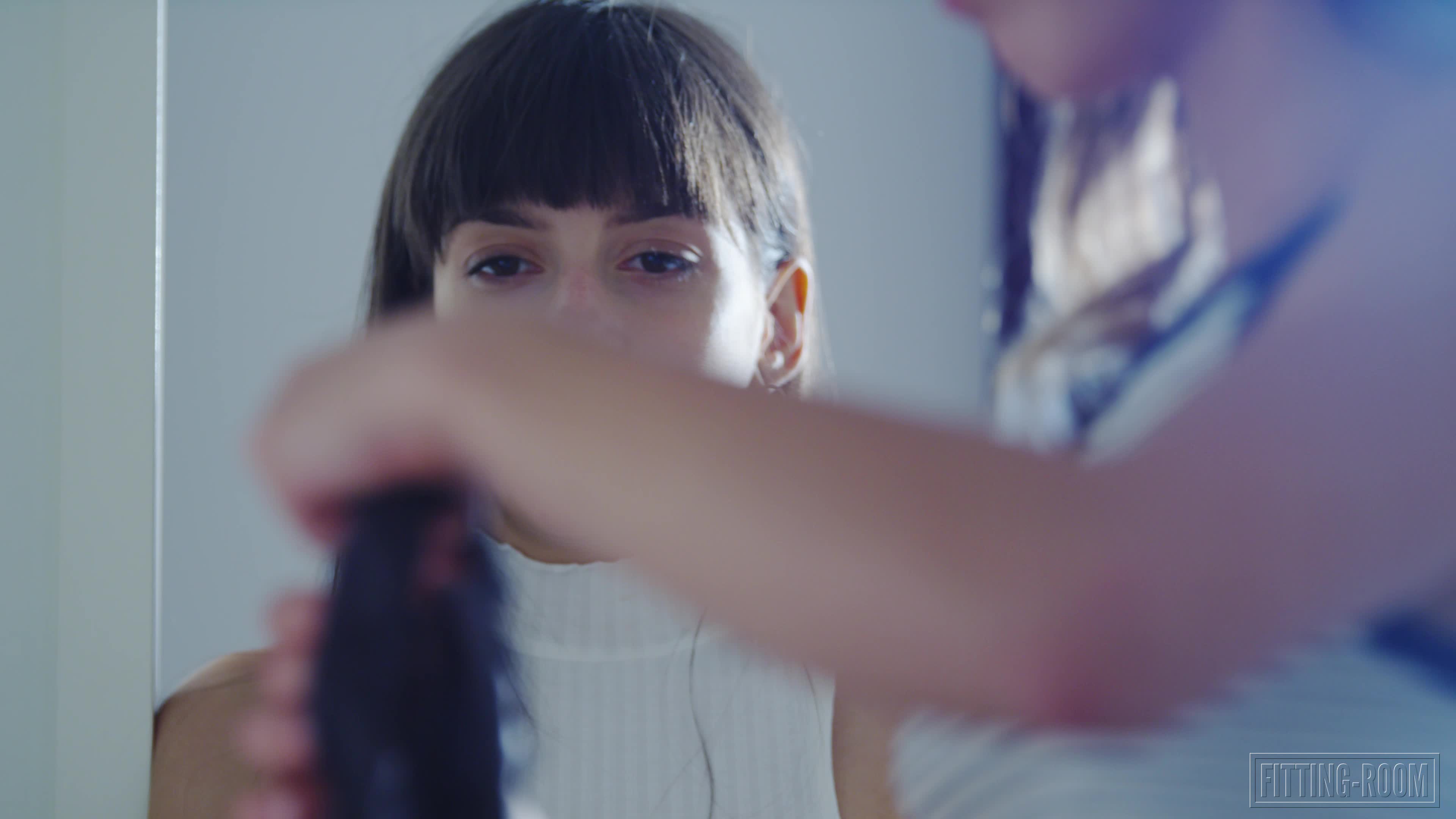 fittingroom.20.12.14.anastasia.brokelyn.and.caomei.submission.4k