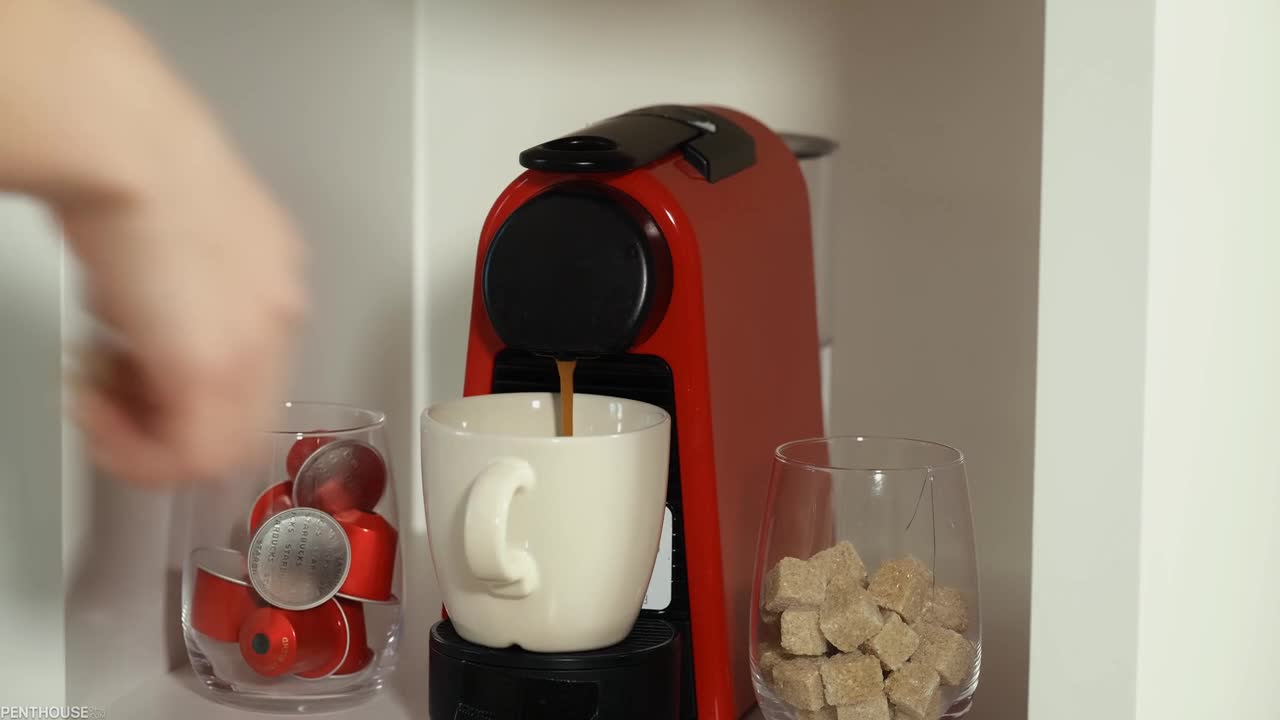 2048.cc -PenthouseGold.24.03.14.Princess.Alice.XXX.720p