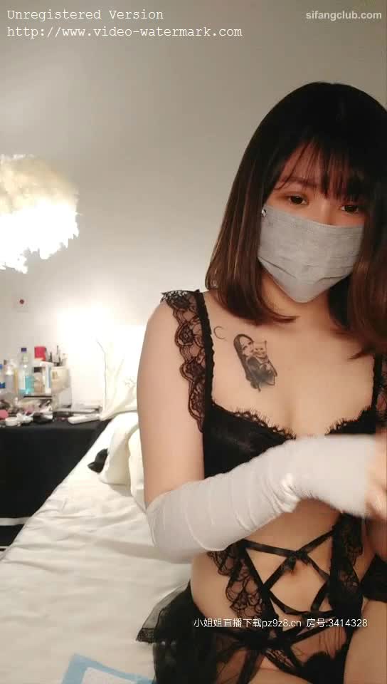  (11)