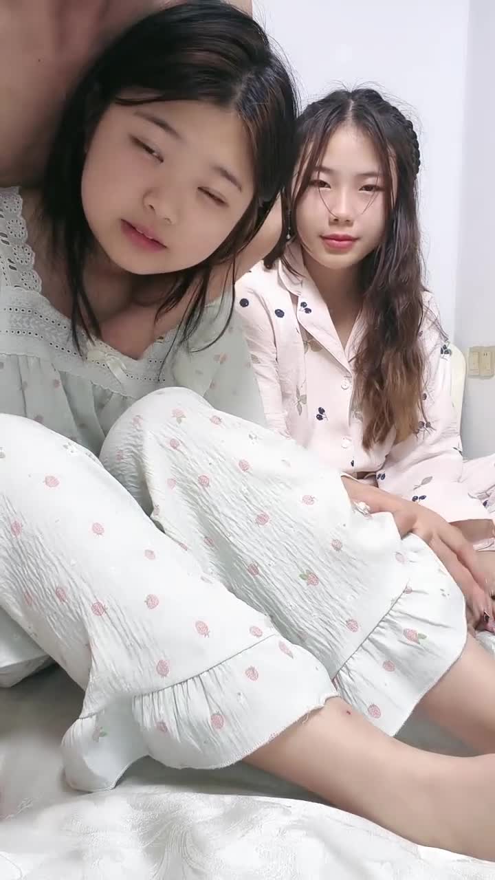  (7)