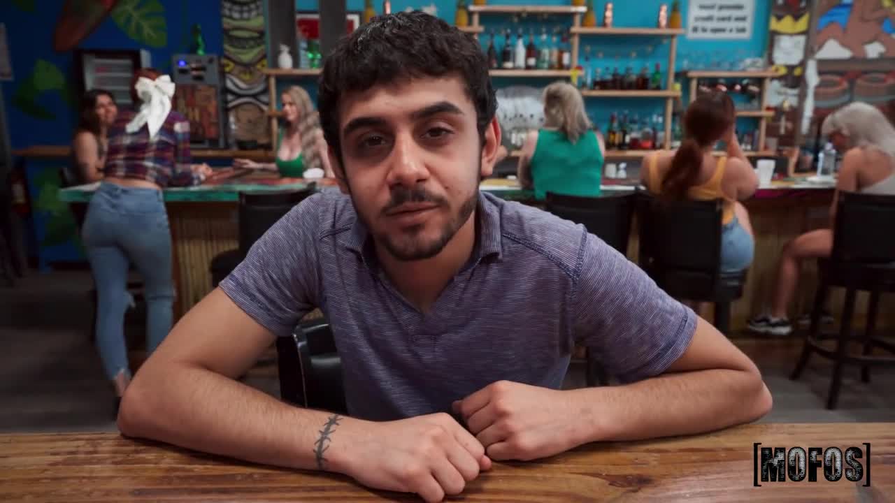 2048.cc -lpi.24.02.25.angel.wave.sports.bar.720p