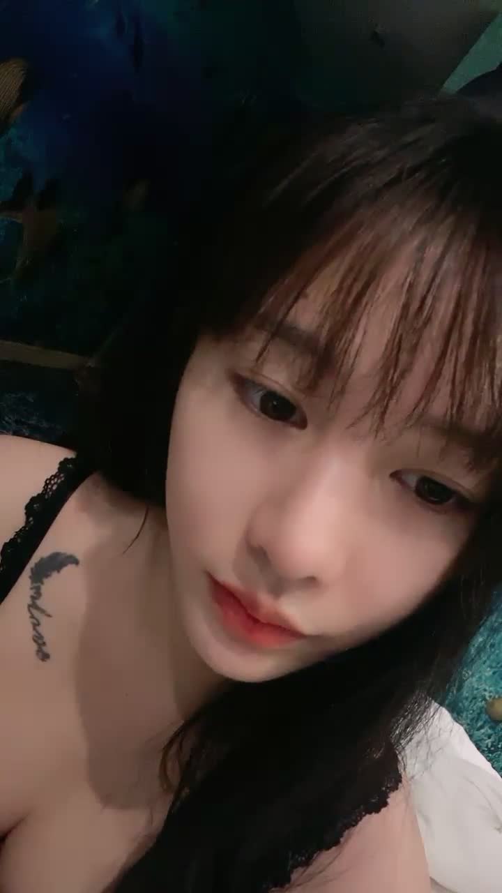 纯欲少女~潮红脸【蜜桃呀】约炮骑乘~ 后入啪啪~掰逼自慰【99V】 (91)