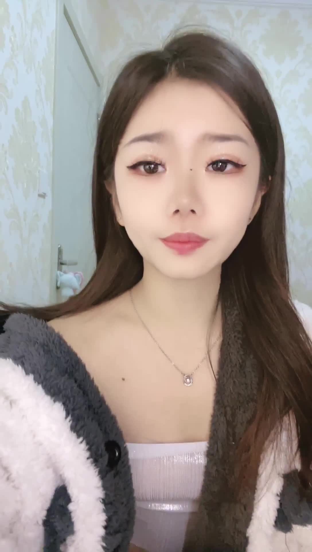  (4)