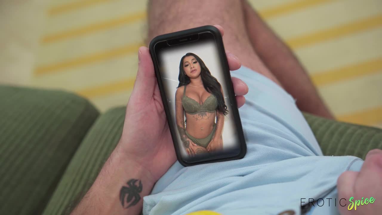 2048.cc -es.24.02.14.yasmina.khan.my.virtual.girlfriend.720p