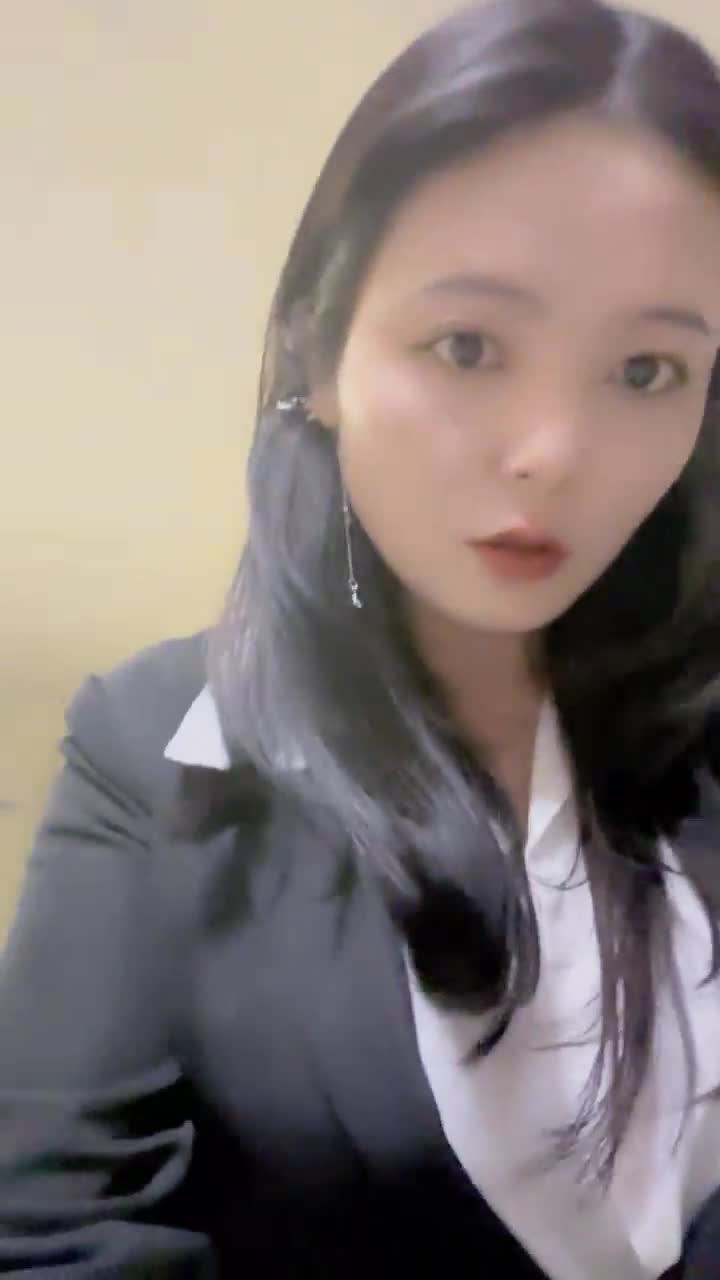  (12)