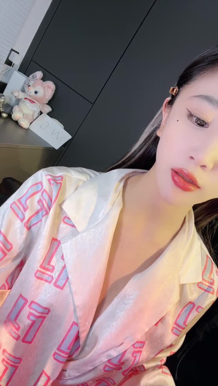  (19)