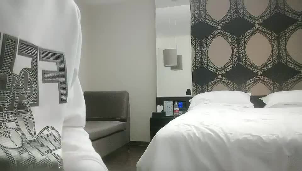 2048.cc@[原y版b]_018_利l利l坚j辛x苦k_啪p啪p第d三s场c_20211120