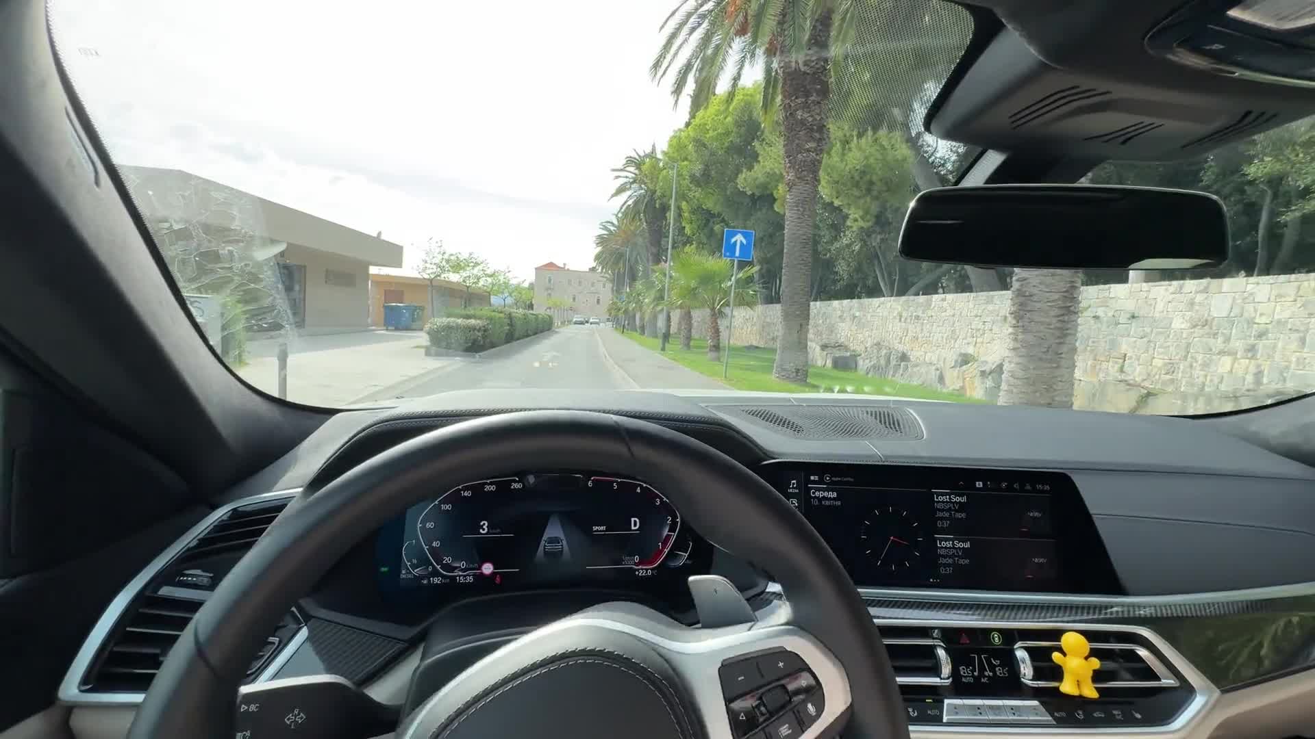 2048.cc-2048.cc--路边搭讪金发妹妹，带到野外车震，大屌深喉，翘起美臀扣穴求操，后入爆草，射在屁股上