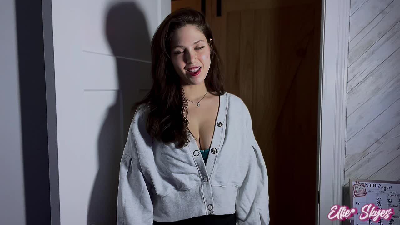2048.cc -manyvids.2023.ellie.skyes.the.storm.alone.with.your.new.sister.xxx