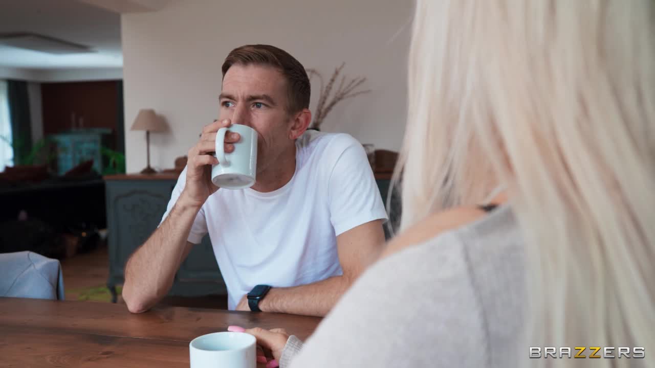 2048.cc -brazzersexxtra.24.05.01.evie.rees.and.tania.amazon.stepmom.surprise.720p