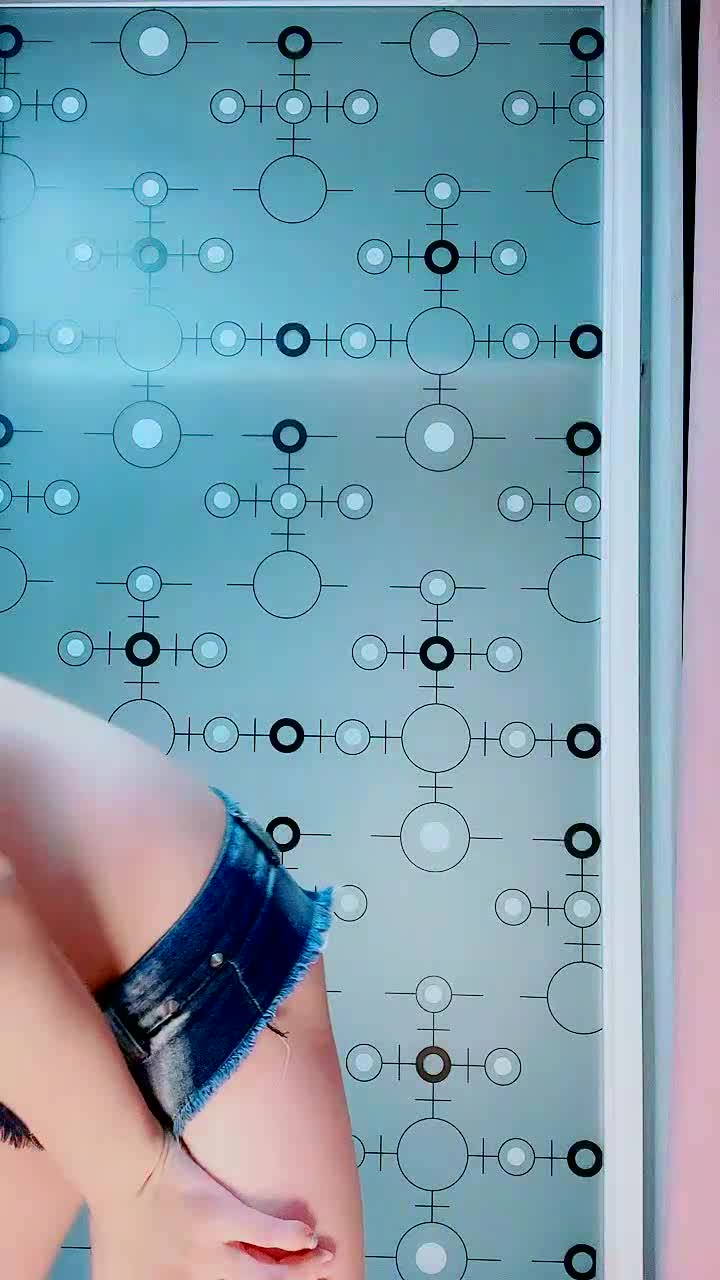  (4)