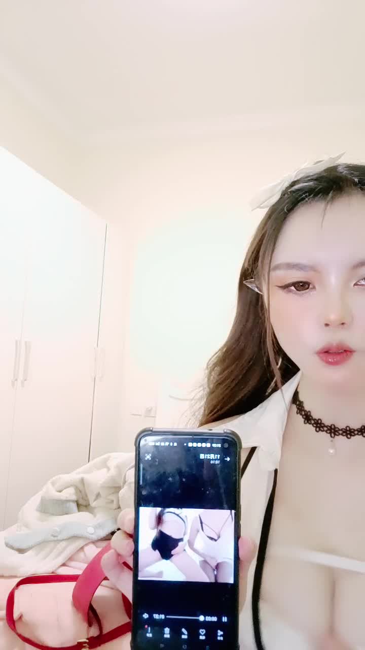  (4)