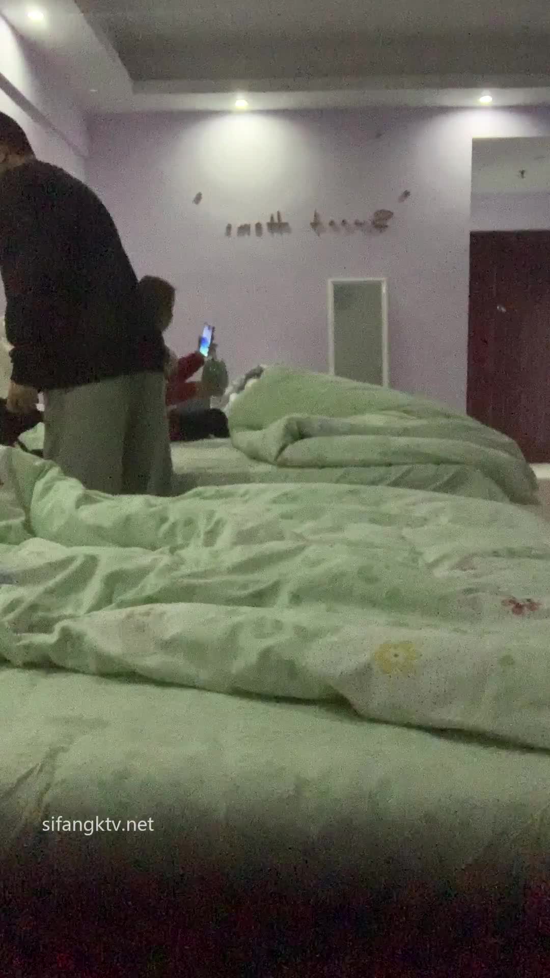  (7)