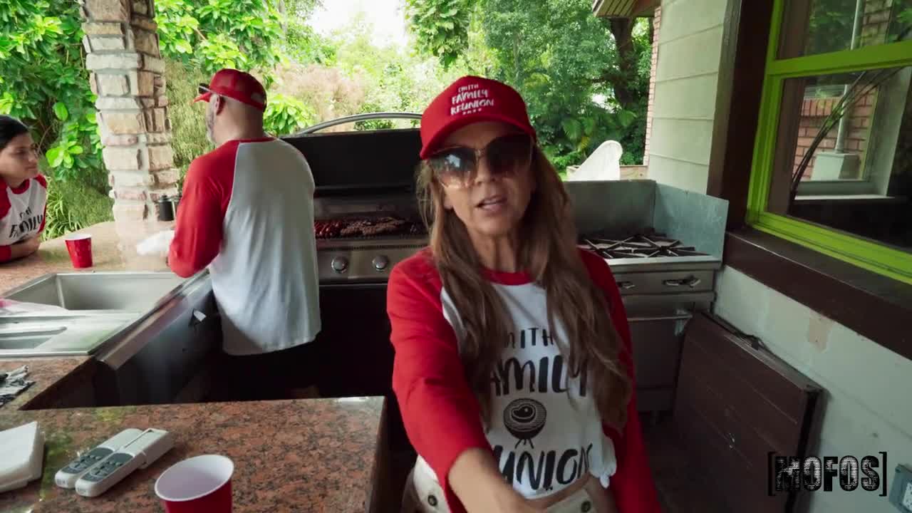 2048.cc -lpi.23.12.16.jessica.marie.fuck.buddy.reunion.720p