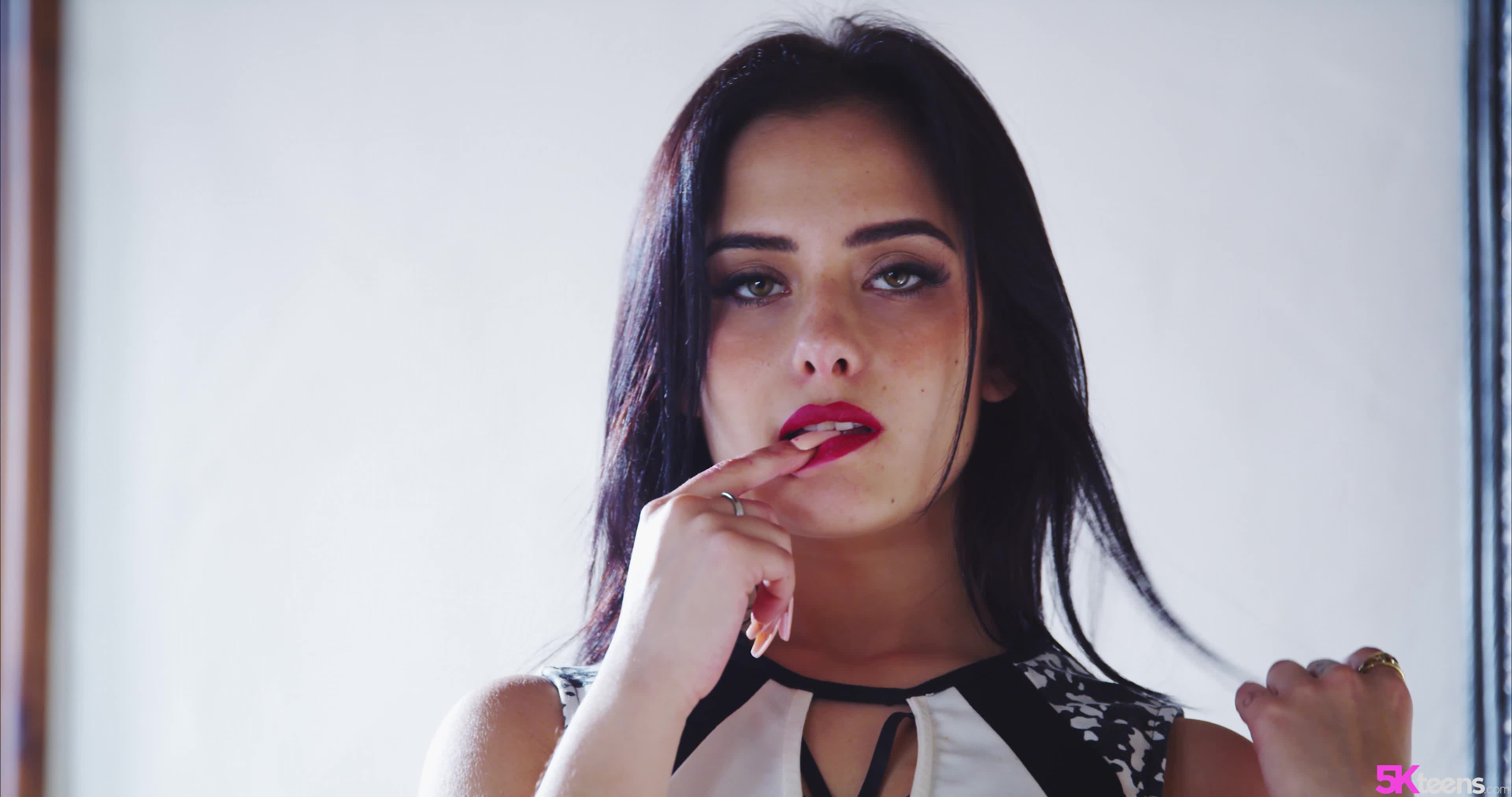 5kporn.21.05.05.maria.wars.4k