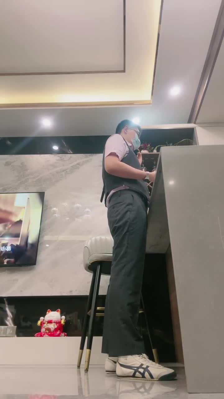 禾未 ——Tj:职场反转潜规则导演

时长 48min

剧情很棒 推荐观看
剧情 电击 裸足 舔脚 调教 羞辱