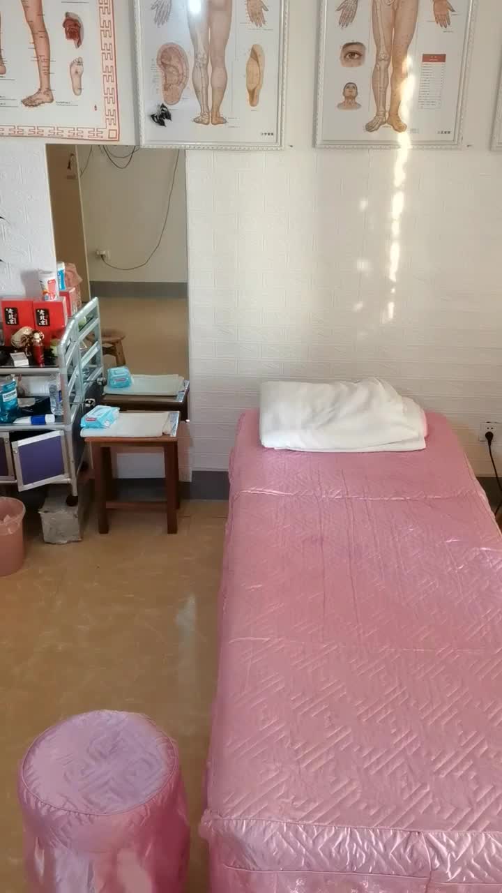 现在的年轻人也喜欢这种熟女吗 不过逼虽老 服务还挺到位 所有服务来一遍 200块钱真的是物超所值_2