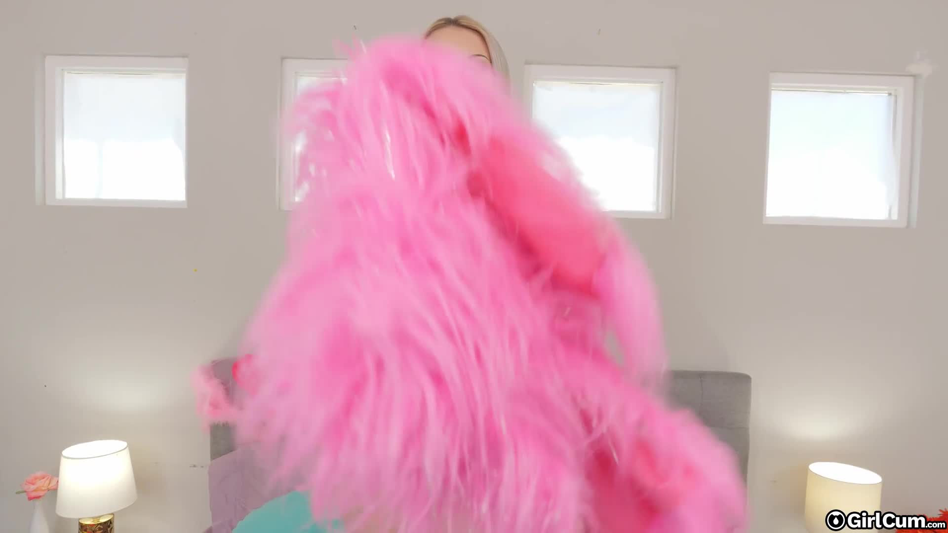 GirlCum.22.12.31.Cecelia.Taylor.Waiting.And.Squirting