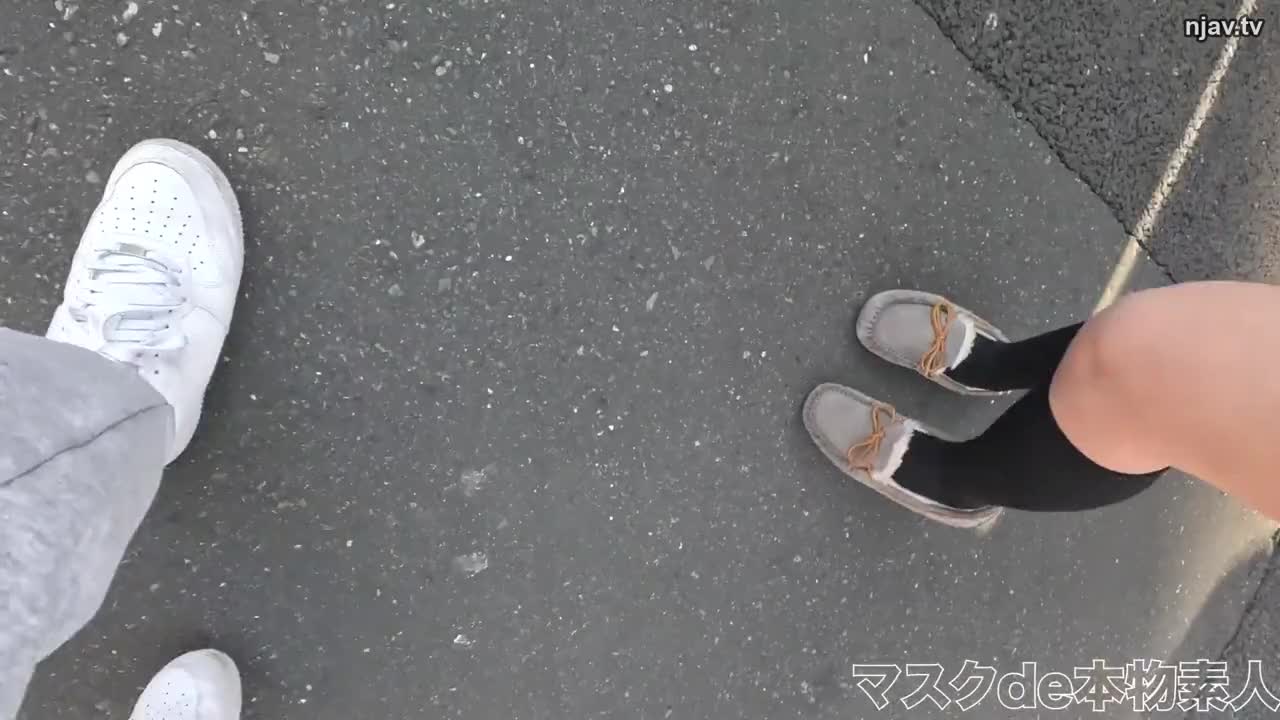 番号:FC2-PPV-4382138     发行日期: 2024-04-12标题： 奇迹般的复活！ - -！ - - 冷冻转售！ - -！ - - 18岁，美丽巨乳！ - -！ - - G罩杯，全脸，大学一年级，皮肤白皙，皮肤丝滑！ - -！ - - 躲在行李箱的阴影里，为所欲为！ - - 站在后面可以看到火车的全景！ - -！ - - 户外暴露、户外性爱、体内射精