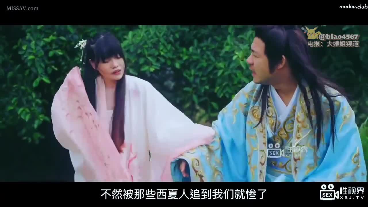 台湾国产：天龙八部之《在段誉面前爆操王语嫣》古装扮相，身怀凌波微步，六脉神剑的段公子跟王姑娘被西夏兵追上，段誉不敌西夏兵，神仙姐姐王姑娘被西夏兵大屌插入 #无码 #古装 #中文字幕