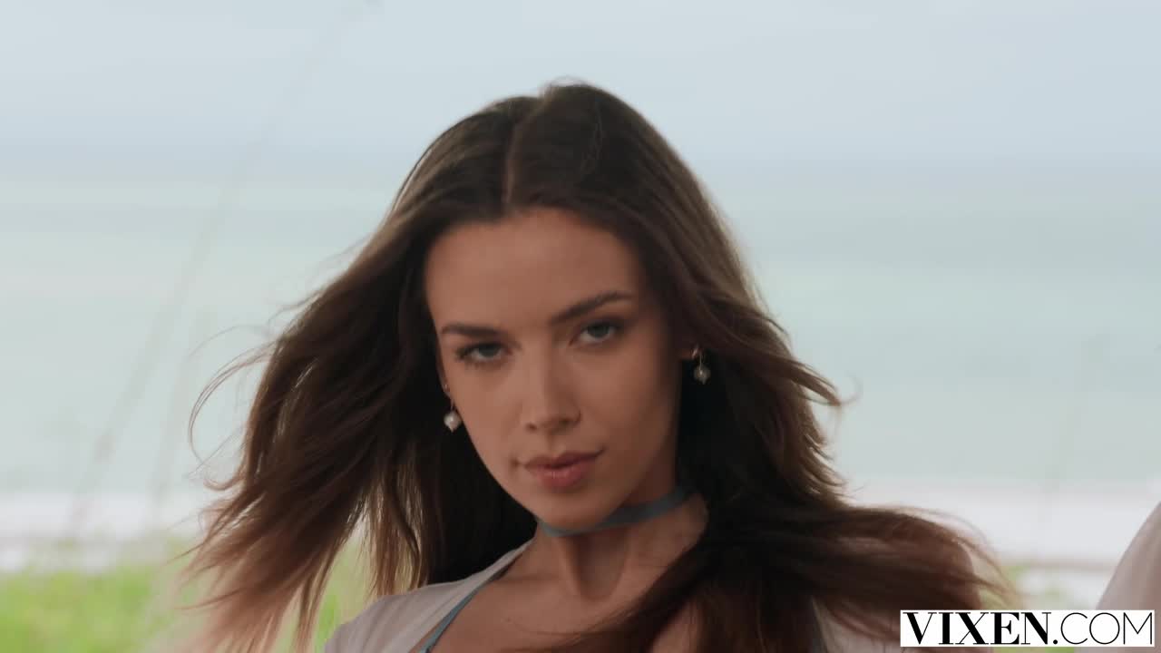 Vixen.24.03.22.Hope.Heaven.Flawless.Camgirl.Hope.Has.Passionate.Sex.With.Fan