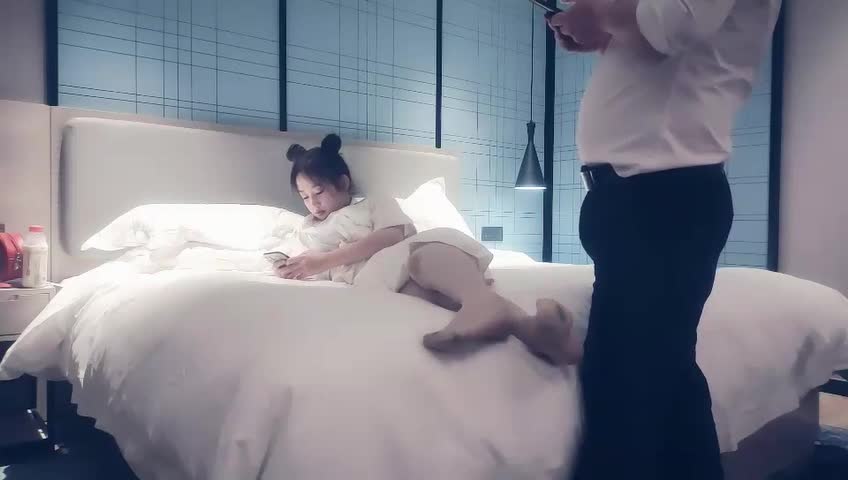 #探花 #王总探花 一男三女淫乱大战 三女一起上边口交边模奶