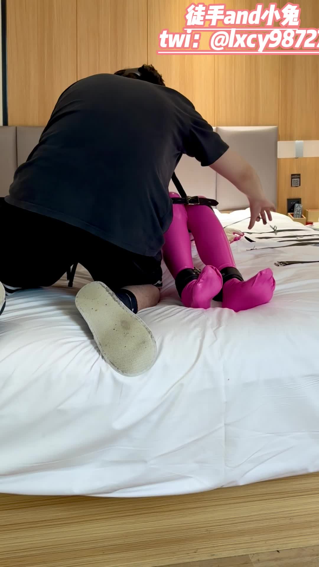 #调教 #束缚 徒手and小兔 胶衣