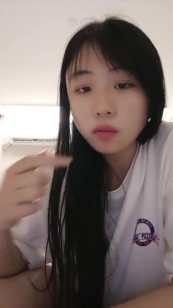 超级大胸~【00后超级胸】无套狂干~爽到飞天，大奶子看着就想吃奶